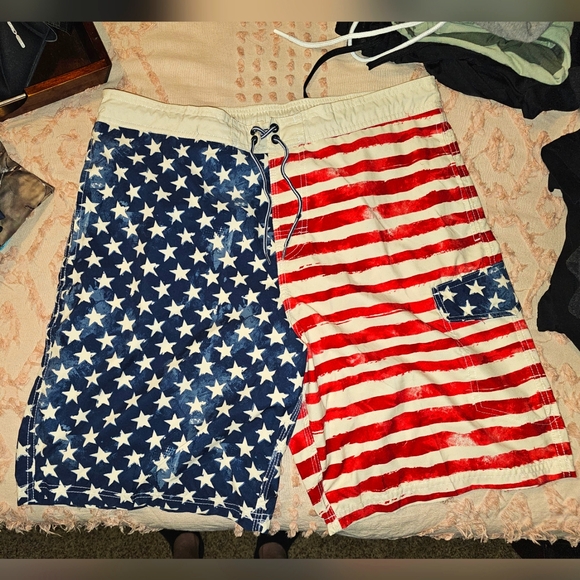 Men's RS Island Inspired Resort Wear Swim Trunks- Red, White, Blue - Size XL - Picture 1 of 3